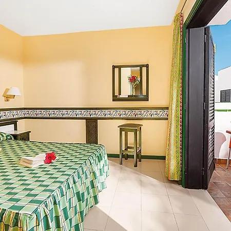 One Bedroom With Shared Pool By The Sea, Castillo Beach *